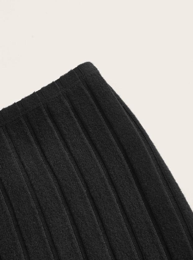 חצאית יומיומית בגוון אפור בהיר