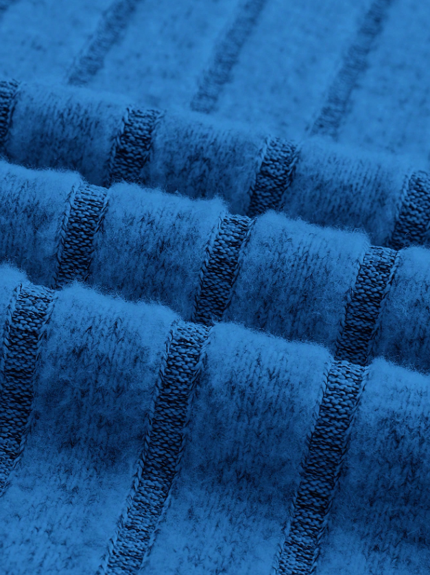 חצאית יומיומית בגוון אפור בהיר